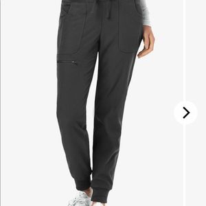 HeartSoul Jogger Scrub Bottoms in size small petite